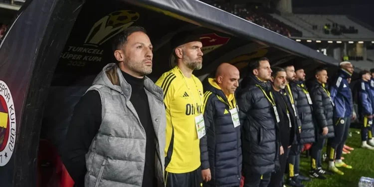 Fenerbahçe cephesinde taraftarı endişelendiren haber