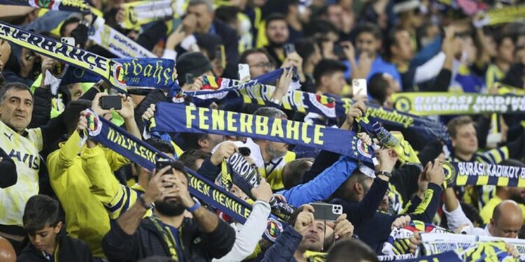 Fenerbahçe’den derbi öncesi taraftarlarına ‘6222’ uyarısı
