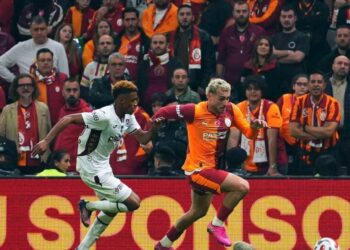 Fenerbahçeli eski futbolcudan Barış Alper’e destek!