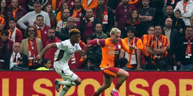 Fenerbahçeli eski futbolcudan Barış Alper’e destek!