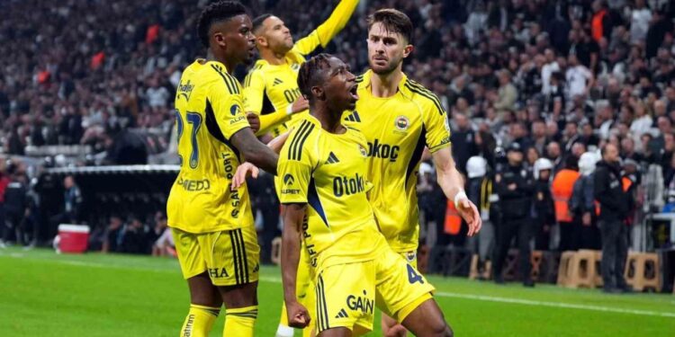 Fenerbahçeli yıldız için dikkat çeken sözler: Bu takımın 11 parçası değil!