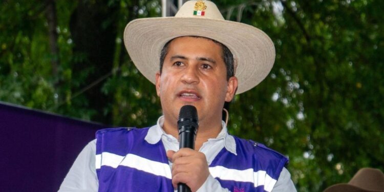 Festival suikasta sahne oldu! Belediye başkanı binlerce kişinin önünde öldürüldü