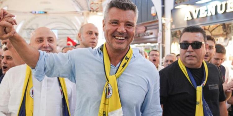 Futbolculara büyük müjde! Sadettin Saran derbi için kesenin ağzını açtı!