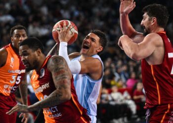 Galatasaray 2 sayı farkla yıkıldı!