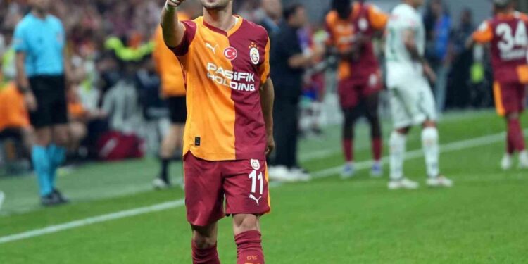 Galatasaray açıkladı! İki yıldız, Ajax maçının kamp kadrosuna alınmadı