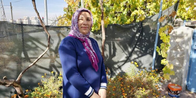 Guatr ameliyatına girdi, sesinden oldu