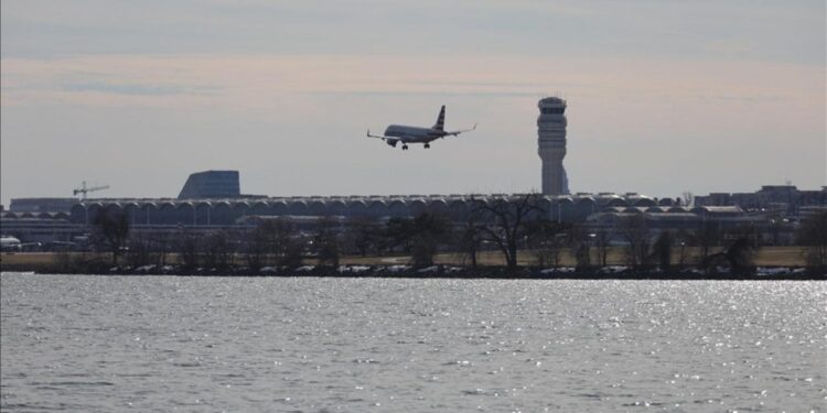 Havada panik! ABD’de yolcu uçağında bomba ihbarı yapıldı