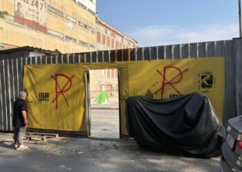 İBB’den otopark eziyeti: Karaköy ve Mercan esnafı dükkanlarını kapatıyor