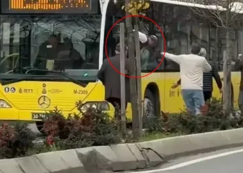 İETT Şoförü Otobüsü Yolda Bırakıp Kavga Etti