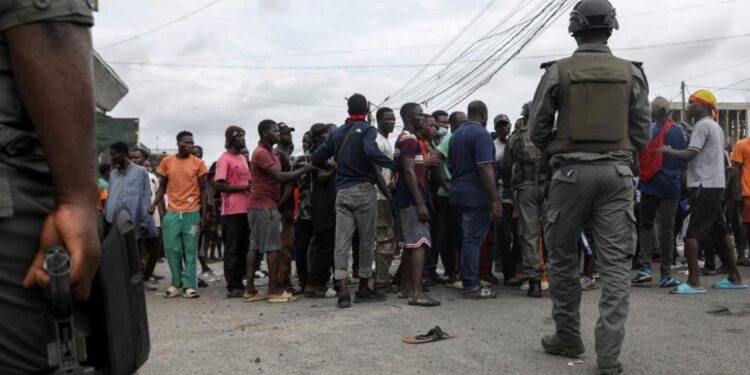 İki Afrika ülkesinde eş zamanlı protesto! Hükümet karşıtı eylemlerde yüksek tansiyon!