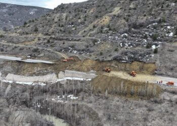 İki il arasındaki kara yolu ulaşıma kapanmıştı: Bölgede çalışmalar sürüyor!