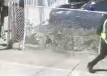 İnşaat işçisi kılığına girip 3,2 milyon dolar çaldılar!