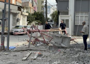 İnşaat iskelesi devrildi: 1 ölü, 1 ağır yaralı!