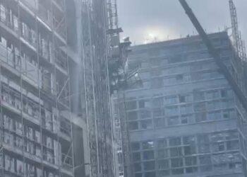 İnşaatın yük asansörü düştü: Ekipler olay yerinde!