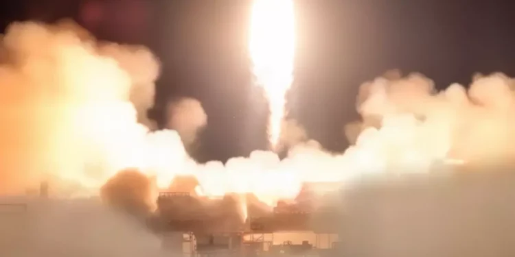 İlk kıtalararası balistik füze denemesi İran’dan