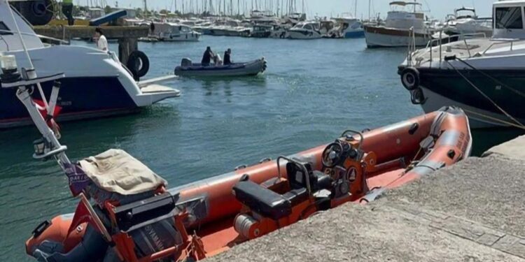 İstanbul Boğazı’nda tekneyle çarpışan kanodan suya düşen 4 kişi kurtarıldı