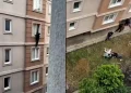 İstanbul’da gençler ev baskını sonrası 4. kattan atladı