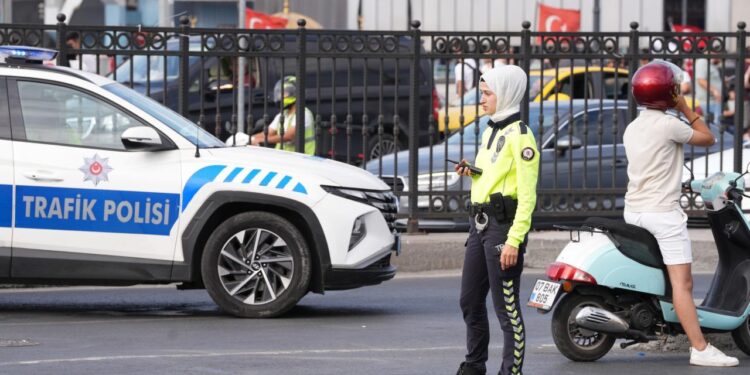 İstanbul’da yarın bu yollar trafiğe kapalı: İşte alternatifleri
