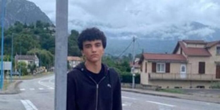 İzmir’de Cadılar Bayramı kutlamasında alkol alan çocuk hayatını kaybetti