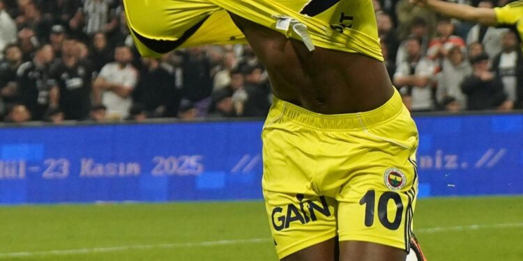 Jhon Duran primi alır almaz yaptığı hareketle yönetimi mest etti