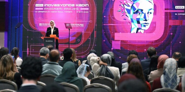 KADEM İnovasyonda Kadın Programı 9. Girişimcilik Kampı Ödül Töreni gerçekleştirildi