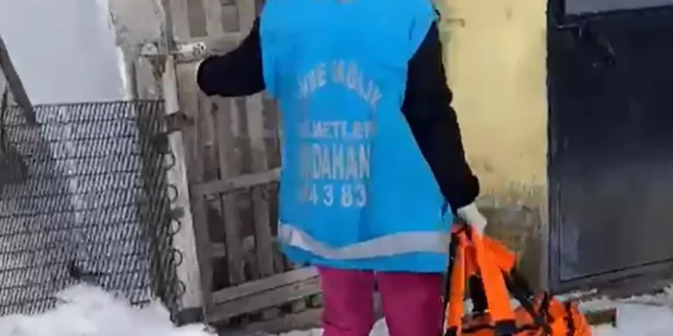 Kar kış engel olmuyor: Hastalara evlerinde ulaşım