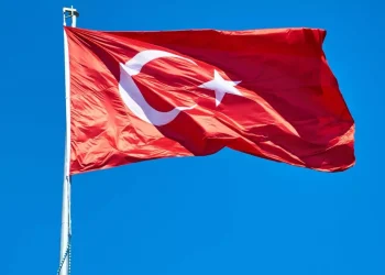 Kocaeli’de bayrak ihlali: 3 kişi adli kontrolle tutuklandı