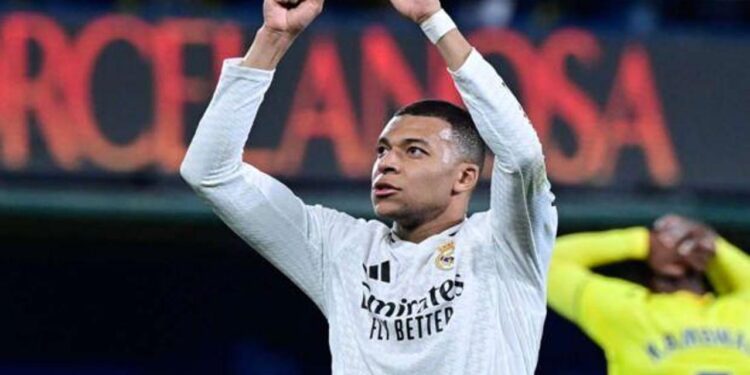 Kylian Mbappe’nin rüyası gerçek oldu! 31 golle ‘Altın Ayakkabı’ ödülünü kazandı