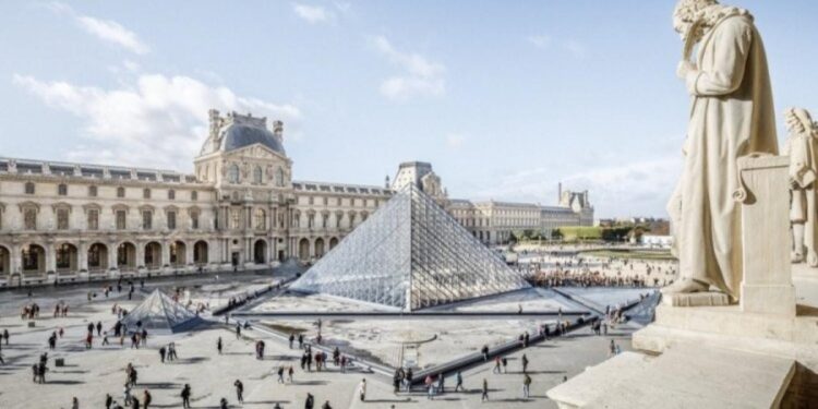 Louvre Müzesi’ndeki bazı mücevherler merkez bankasına taşındı