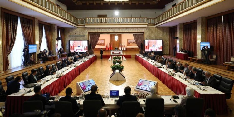 Meclis’teki tarihi komisyonda yarın Bakanlar dinlenecek