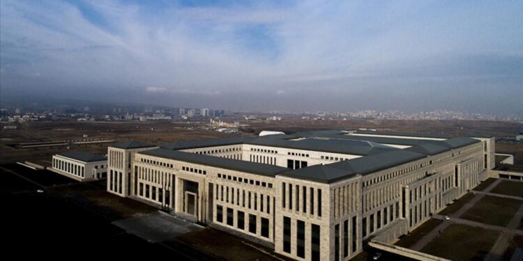 MİT paylaştı! ‘İngiliz Kemal’ raporu: Sarhoş ve kumarbaz…