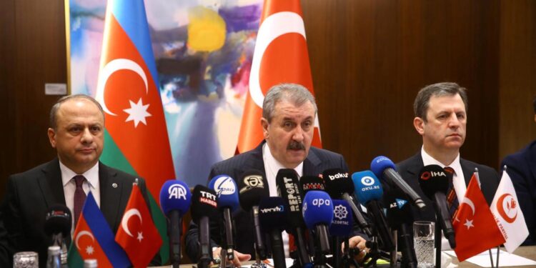 Mustafa Destici: Ermenistan, Türkiye ve Azerbaycan’la anlaşmak zorunda