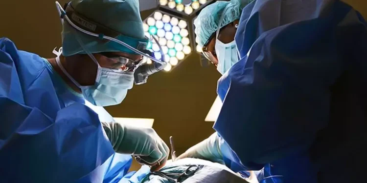 Teyze ve yeğen organ mafyası, doktor yerine polise yakalandı