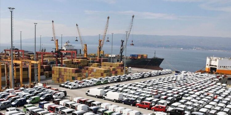Otomotiv sektörü 2026’da 43,7 milyar dolarlık ihracatla rekor hedefliyor