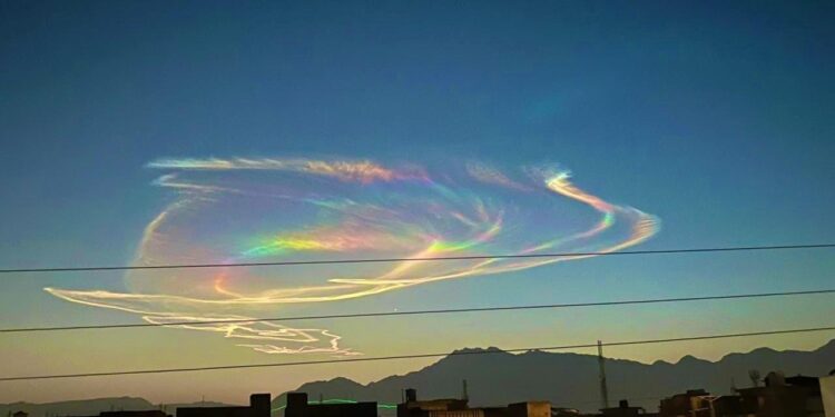 Pakistan’da ateş gökkuşağı görüldü