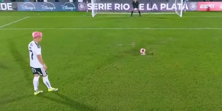 Futbolcunun Penaltısı Beklenmedik Şoke Yol Açtı