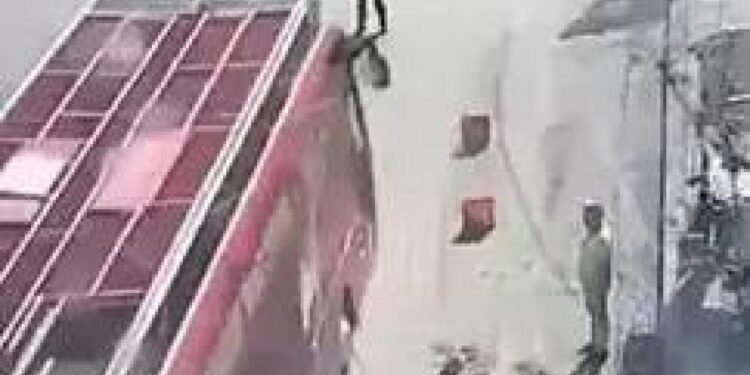 Polisin ‘dur’ ihtarına uymayan CHP şoförü hakkında yeni karar