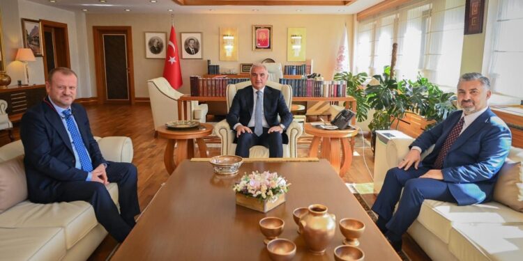 RTÜK Başkanı Daniş ve Türk Telekom CEO’su Şahin, Bakan Ersoy’u ziyaret etti