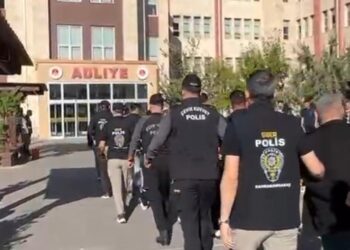 Sahte alışveriş siteleriyle 60 milyon TL’lik vurgun: 9 şüpheli tutuklandı