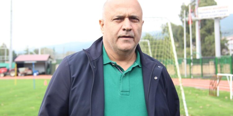 Süper Lig ekibinin başkanı: Her hafta iki rakiple oynuyorduk