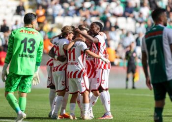 Süper Lig’de Samsunspor fırtınası! Deplasmanda kazandılar, zirvede hesaplar karıştı