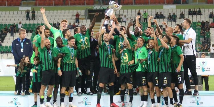 Süper Lig’in 2 kupalı efsane takımı yok oldu! İnternet sitesi bile satışa çıktı