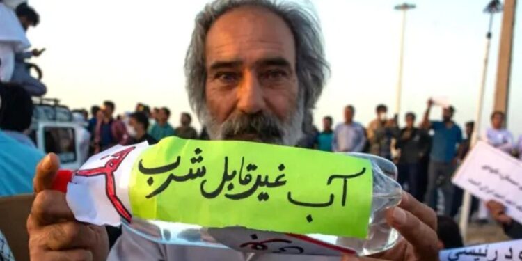 Tahran için kırmızı alarm! İki haftalık suyu kaldı!