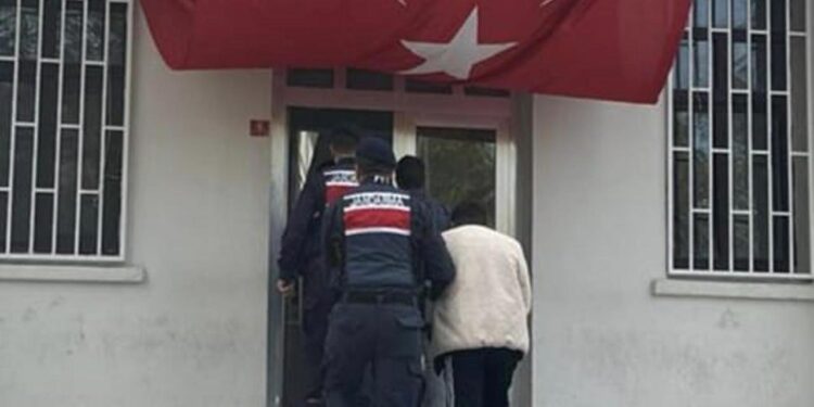 TIR’la yurt dışına kaçmaya çalışan firari FETÖ hükümlüsü yakalandı