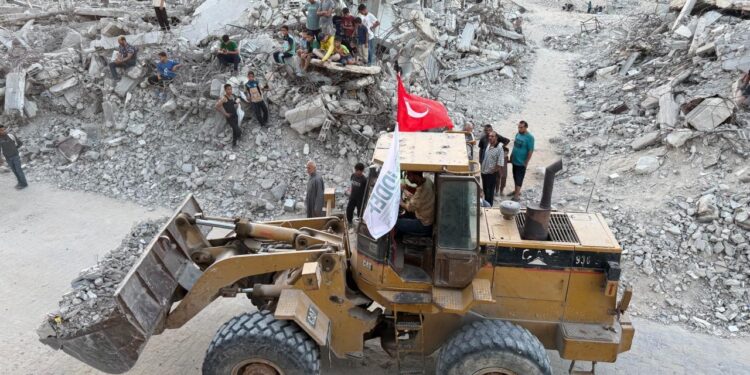 Türkiye Gazze’de, İDDEF sahada!