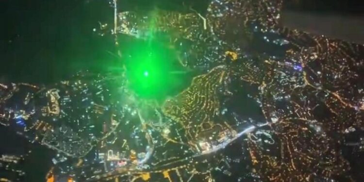 Uçaklara lazer tutanlar 164 bin 613 lira ceza ödeyecek