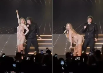 Sahnedeki kişi devlet başkanı, görüntüler gündem oldu