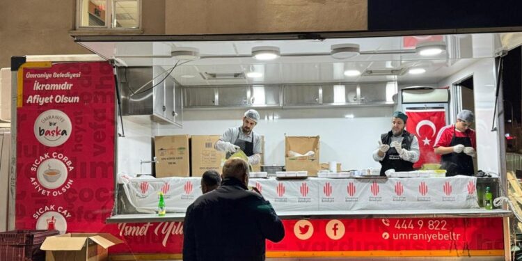 Ümraniye’de her gün binlerce kişiye sıcak çorba ikramı