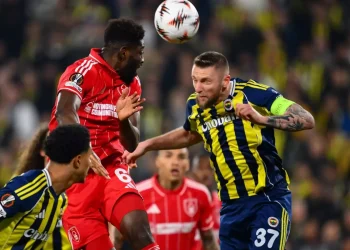Manşetler Gündemi Sarsıyor: Fenerbahçe’ye Eleştiri