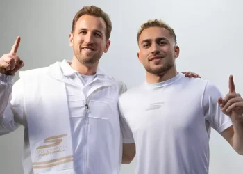 Futbol dünyası konuşuyor: Yılmaz ve Kane bir araya geldi